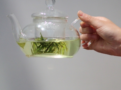 喝茶的好處和壞處分別是什么，長期喝茶有什么危害？