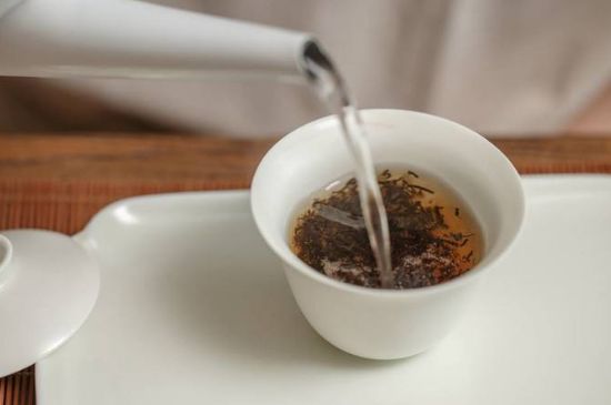 各類茶的注水方式，不同的茶泡茶時怎么注水