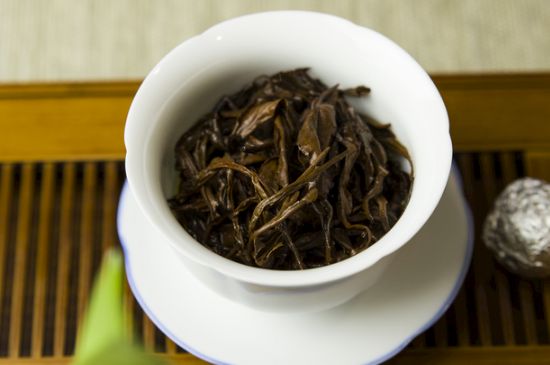 干吃茶葉致癌嗎，長期吃干茶葉的危害