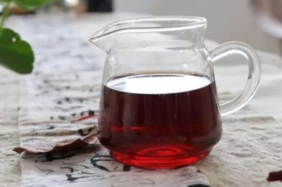 黑茶調(diào)理婦科病，女人喝黑茶好處太多了！