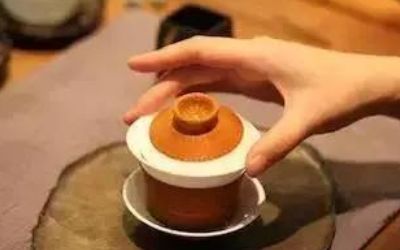 三才蓋碗的正確拿法，三才蓋碗抓碗法圖解