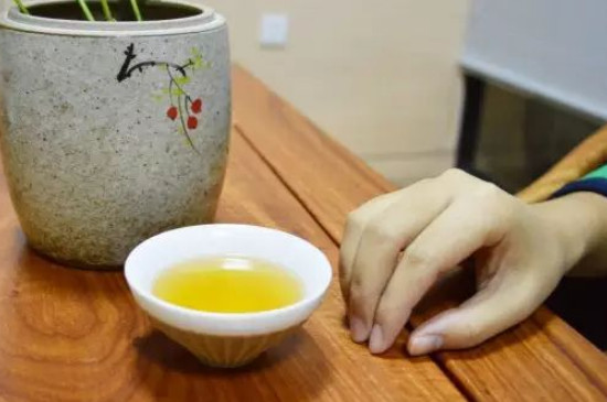 女人喝茶要行扣茶禮嗎，叩茶禮女士能用嗎？