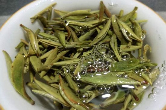老茶和新茶哪個好，老茶好喝還是新茶好喝