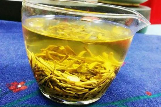 老茶和新茶哪個好，老茶好喝還是新茶好喝