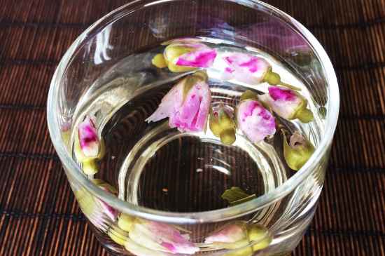 玫瑰花和茉莉茶一起泡有什么作用，玫瑰茉莉花茶的功效
