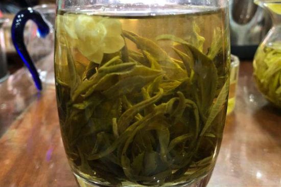 茉莉龍珠泡開后為什么都是梗，茉莉龍珠泡開后什么樣？
