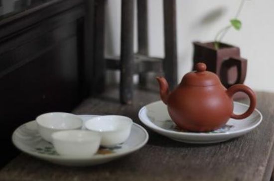 本山綠泥壺適合沖泡什么茶，紫砂壺本山綠最適合什么茶？