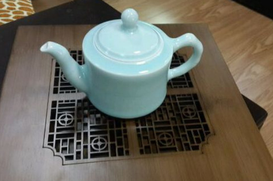 瓷壺適合泡什么茶，瓷器茶具喝什么茶好