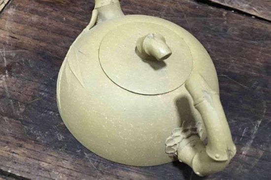 本山綠泥紫砂壺小黑點(diǎn)多嗎，真正本山綠泥會吐黑嗎？