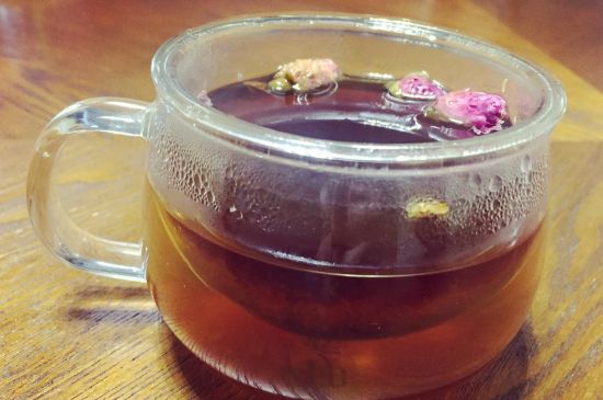 喝玫瑰花茶能祛斑嗎，玫瑰花茶有祛斑的功效嗎？