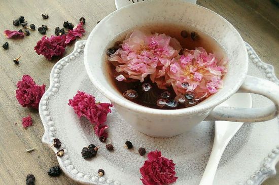 玫瑰花的最佳搭配，喝玫瑰花茶搭配什么喝好？