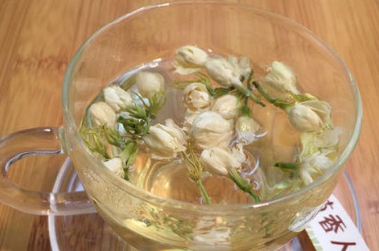 茉莉泡水禁忌，茉莉干花泡水的功效與禁忌