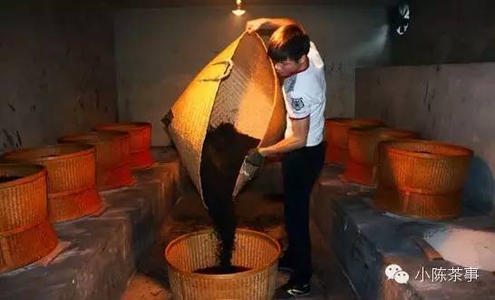 怎樣炭焙巖茶？揭秘武夷巖茶的炭焙技藝