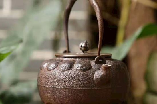 老鐵壺煮茶的害處，鐵壺為什么不能煮茶？