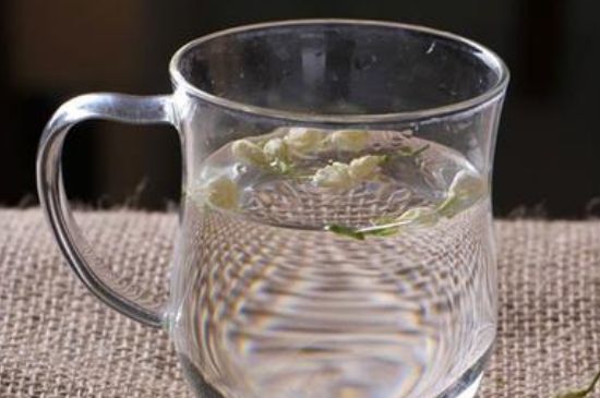 茉莉泡水禁忌，茉莉干花泡水的功效與禁忌