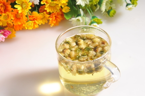 喝菊花茶有什么效果，女人長(zhǎng)期喝菊花茶好嗎？