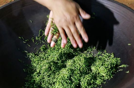茶葉怎么炒制才香，怎樣炒茶葉更香？