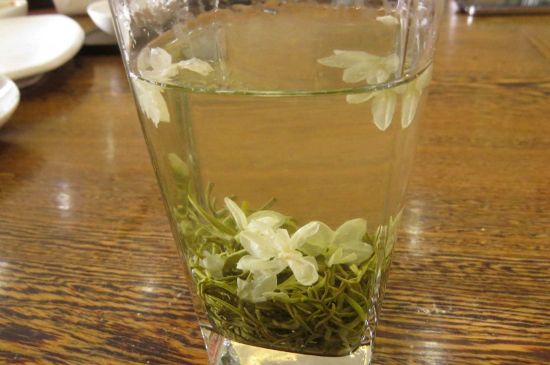 茉莉龍珠可以和什么一起泡茶，茉莉龍珠茶能加蜂蜜嗎？