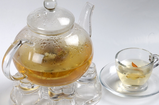 經(jīng)常菊花泡水好嗎，喝菊花茶有什么好處？