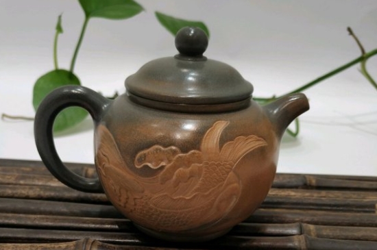 泡茶用坭興陶和紫砂壺哪個好，紫砂壺比坭興陶壺好嗎？