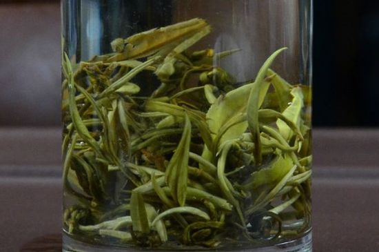 茉莉龍珠什么季節(jié)喝，夏天適合喝茉莉龍珠茶