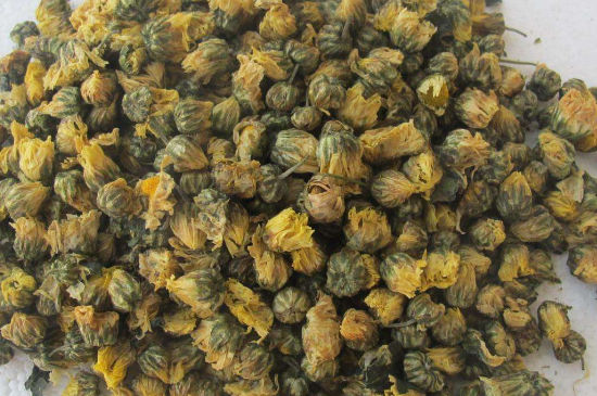 菊花茶大朵小朵有什么區(qū)別，菊花喝大朵還是小朵？