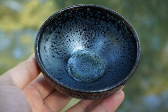 怎么鑒別建盞化學(xué)釉，真假建盞的對(duì)比與辨別