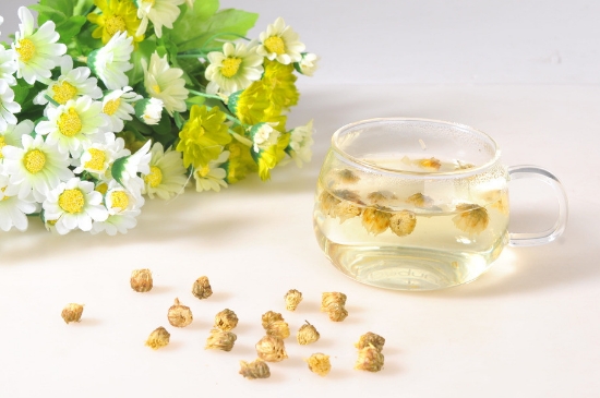 喝菊花茶有什么效果，女人長(zhǎng)期喝菊花茶好嗎？