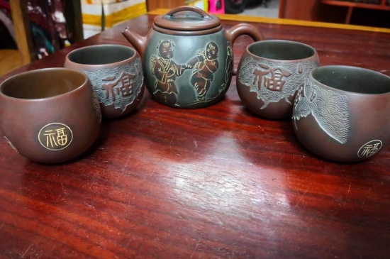 坭興陶主要泡什么茶，廣西坭興陶壺適合泡哪些茶？
