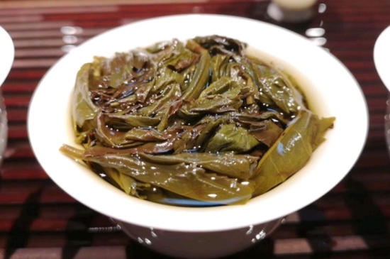 長(zhǎng)期喝巖茶會(huì)上火嗎？巖茶這樣喝了容易上火！