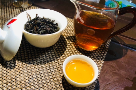 為什么喝巖茶會(huì)上火，巖茶喝多上火怎么辦？