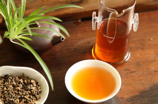 飯后多長時間喝六堡茶最好，六堡茶一天喝多少