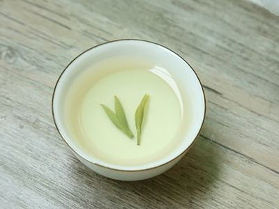 竹葉青茶怎么樣，檔次較高味道略苦價格比較貴