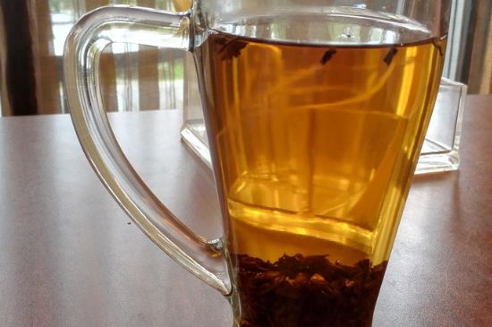 紅茶放置10年還能喝嗎，多年過期紅茶居然還能喝？