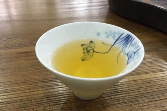 鴨屎香單叢雪片茶的特點(diǎn)，鳳凰雪片茶有什么特點(diǎn)？