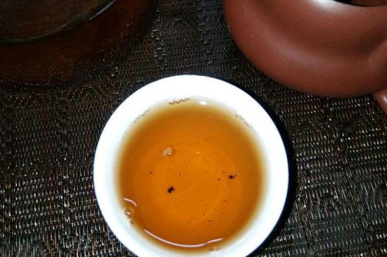 黑茶排濕毒的身體表現(xiàn)，喝黑茶排毒反應(yīng)癥狀