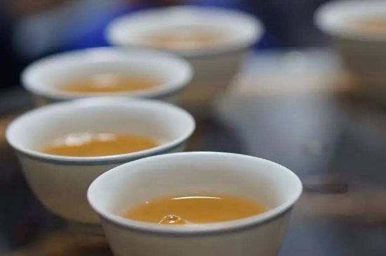 茯磚茶與普洱茶哪個(gè)好，茯茶和普洱茶口味區(qū)別
