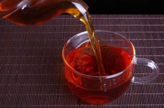紅茶會(huì)加重濕氣嗎，喝什么茶能去除體內(nèi)濕氣