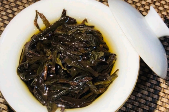 長(zhǎng)期喝巖茶會(huì)上火嗎？巖茶這樣喝了容易上火！