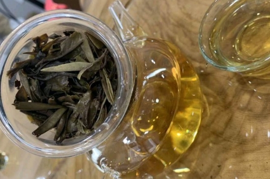 白茶三年為藥七年為寶的原理，為什么說(shuō)一年茶三年藥七年寶？