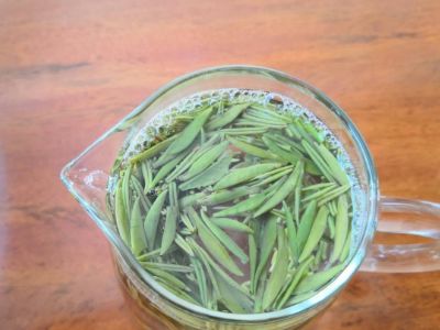 竹葉青和毛尖的區(qū)別，竹葉青和信陽毛尖哪個(gè)好？