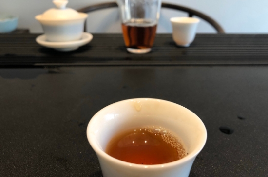 為什么喝巖茶會(huì)上火，巖茶喝多上火怎么辦？