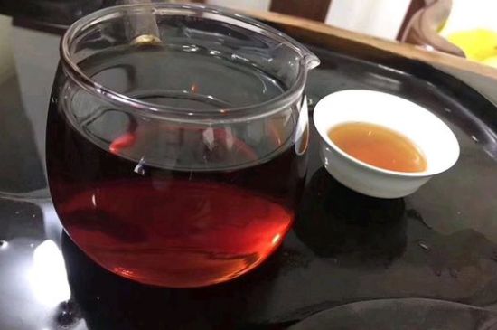 黑茶排濕毒的身體表現(xiàn)，喝黑茶排毒反應(yīng)癥狀