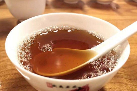 肉桂茶和大紅袍哪個(gè)貴，武夷山肉桂與大紅袍的價(jià)格比較