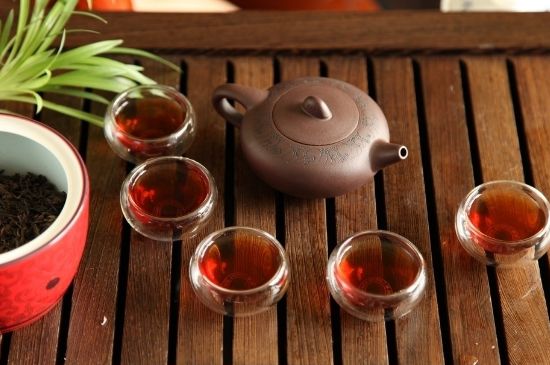 飯后多長時間喝六堡茶最好，六堡茶一天喝多少