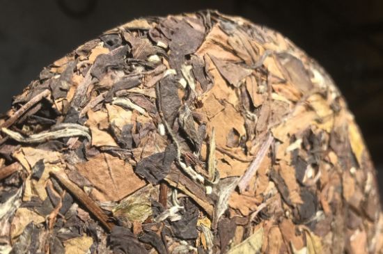 7年壽眉和2年白牡丹哪個(gè)好，老白茶壽眉與白牡丹的口感區(qū)別