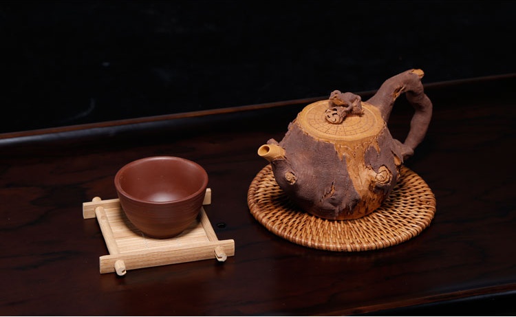 仿木外皮紫砂壺，創(chuàng)意木樁手工雕刻紫砂壺